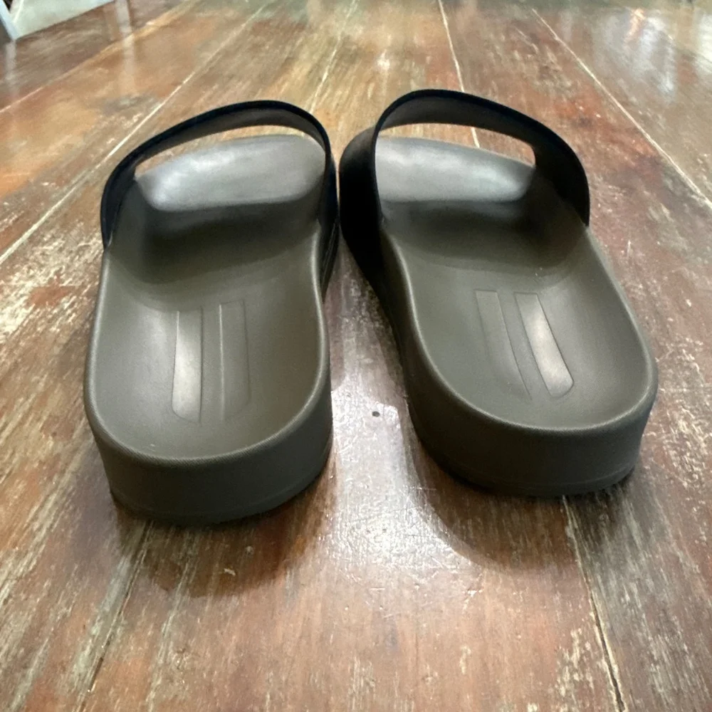 NOBULL Slide Sandals Unisex Olive Green Black Women 11.5 Men 10